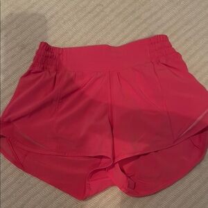 Hotty hot high-rise lined short 2.5” lip gloss